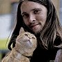 Bob the cat with James Bowen, July 2009